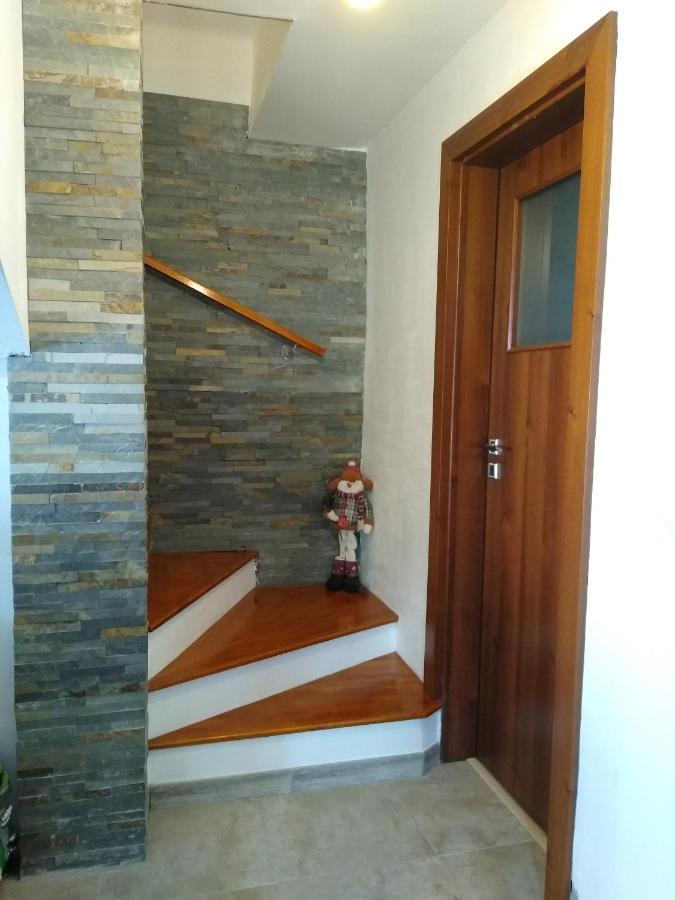 New And Comfortable Two Bedroom House Garana Exteriör bild